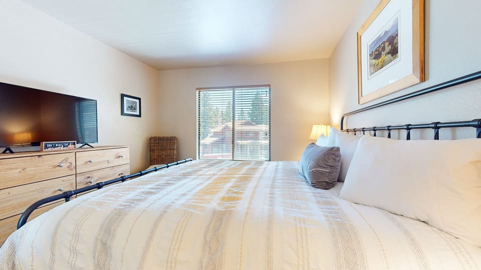 Condo, 1 Bedroom | 1 bedroom, free WiFi, bed sheets