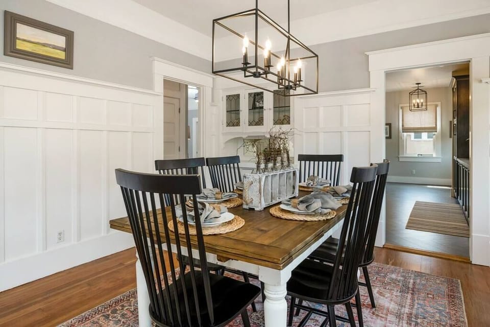 Dining room - dining table expands to comfortably seat 8 people