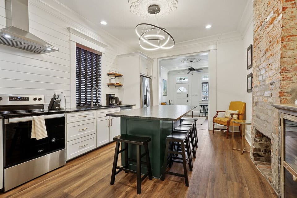 An inviting space for cooking and entertaining together