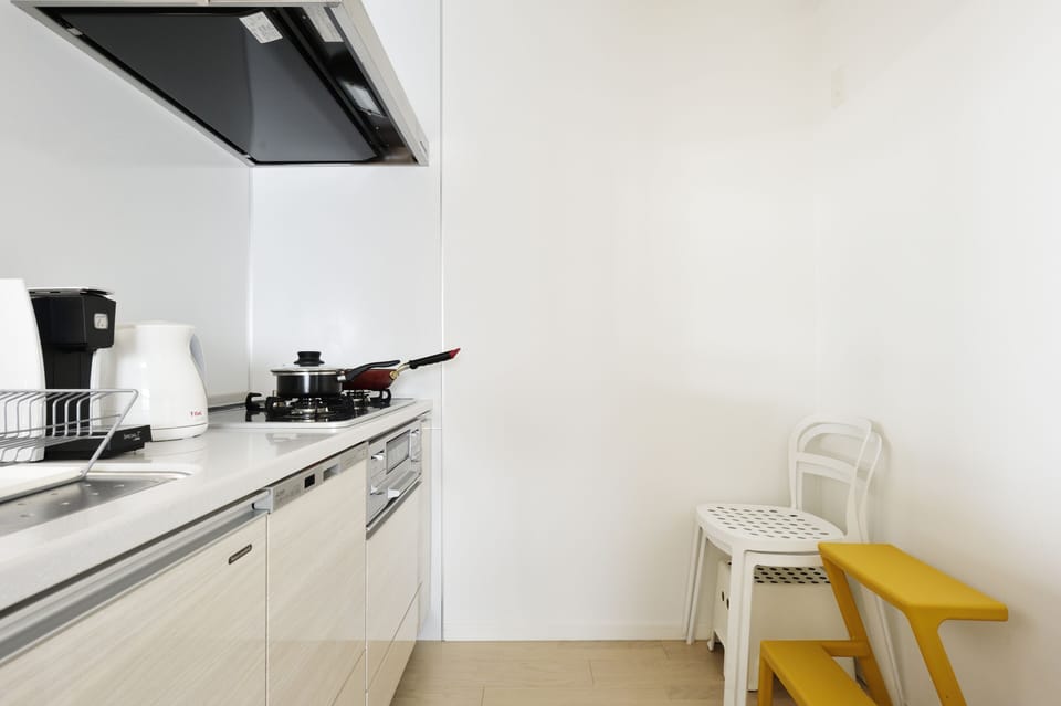 Apartment | Private kitchenette | Coffee/tea maker, fridge, electric kettle