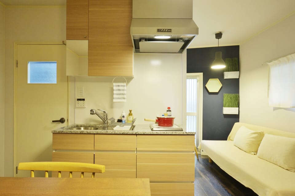 Private Vacation Home | Living area | 32-inch flat-screen TV with digital channels, TV