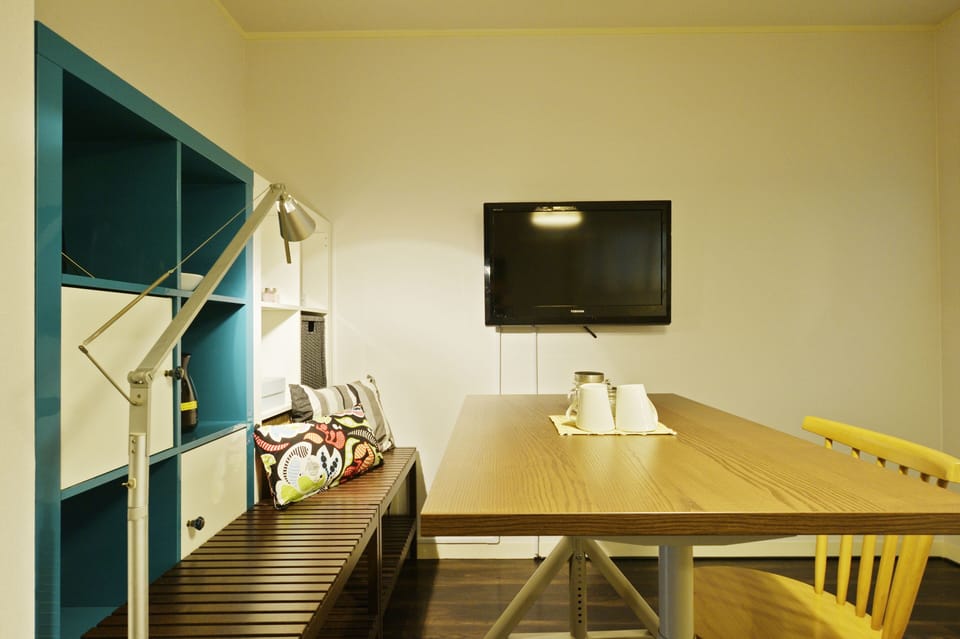 Private Vacation Home | Living area | 32-inch flat-screen TV with digital channels, TV