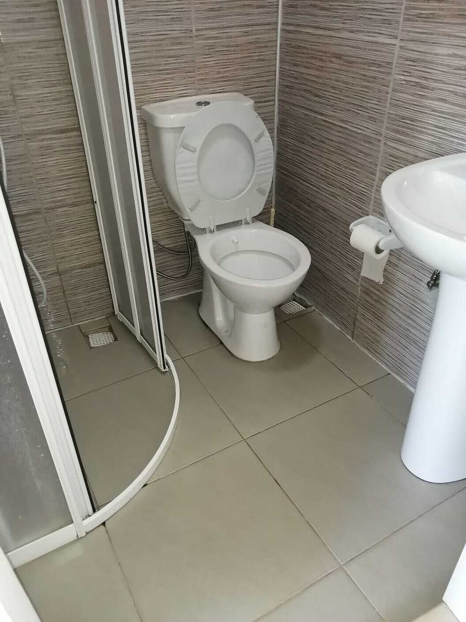 Bungalow, 2 Twin Beds | Bathroom | Shower, hair dryer (on request), slippers, towels