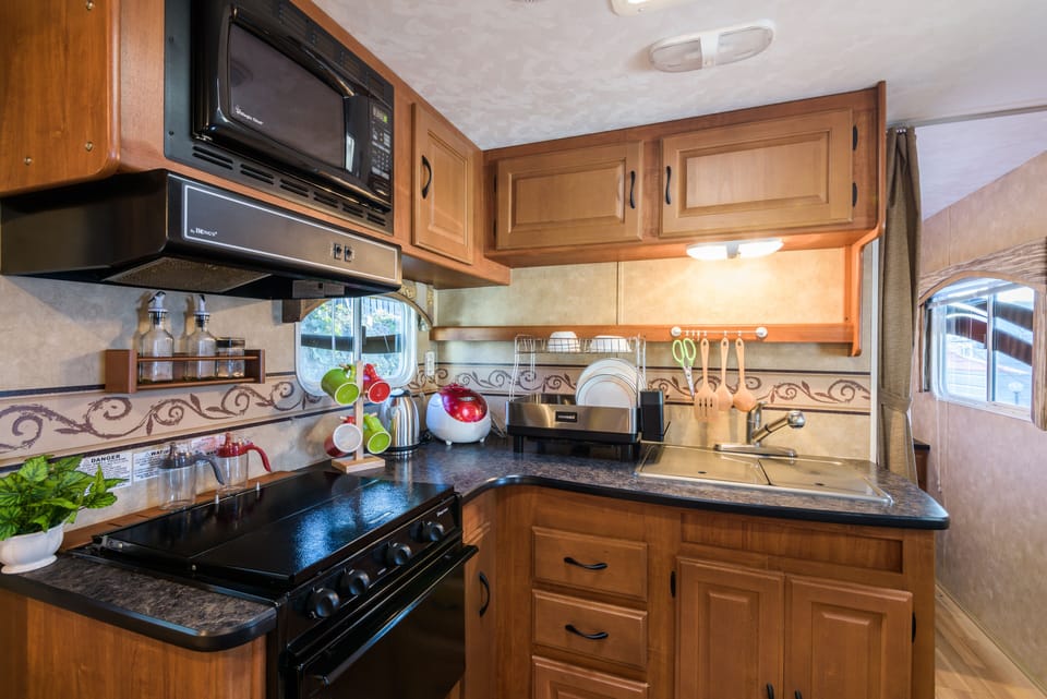 Family Twin Room, 2 Bedrooms, Non Smoking (Caravan Spika) | Private kitchen | Fridge, microwave, electric kettle, toaster