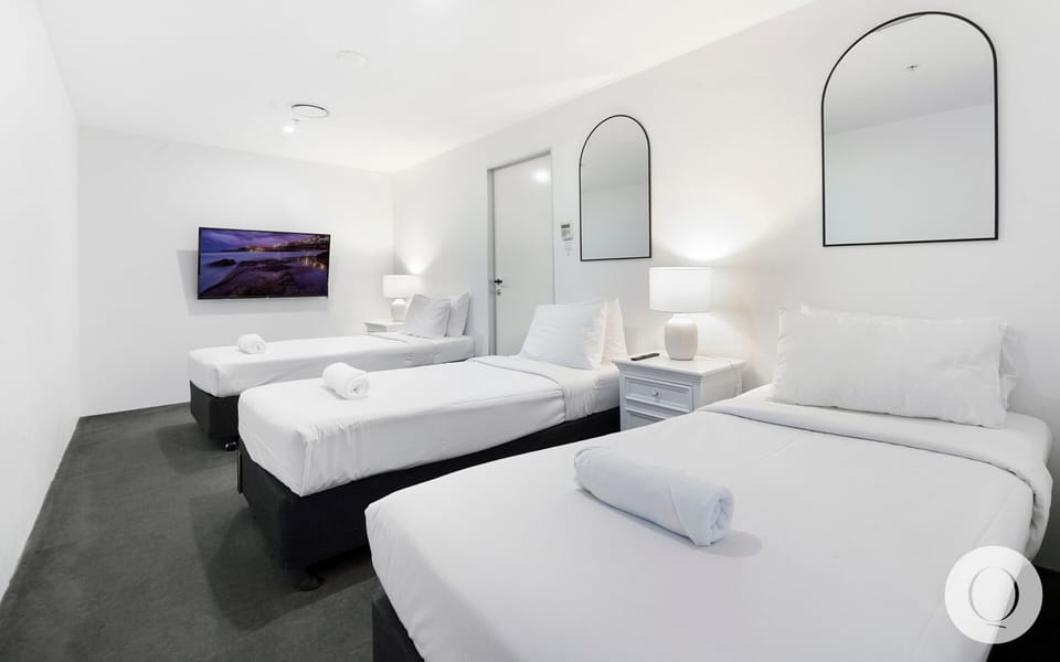Bedroom 5 - 3 x Singles