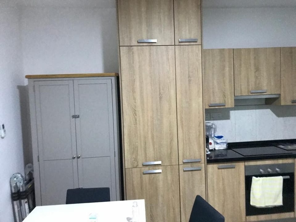 Kitchenette and Dining area
