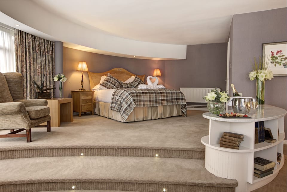 In-room safe, desk, laptop workspace, blackout drapes