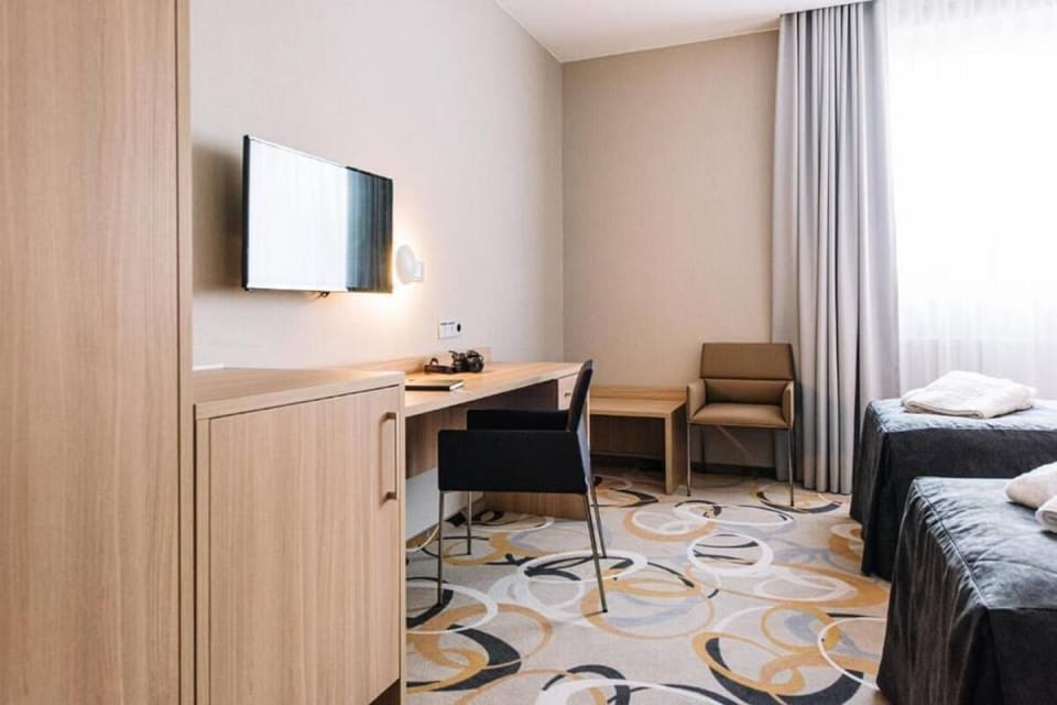 Minibar, in-room safe, desk, laptop workspace