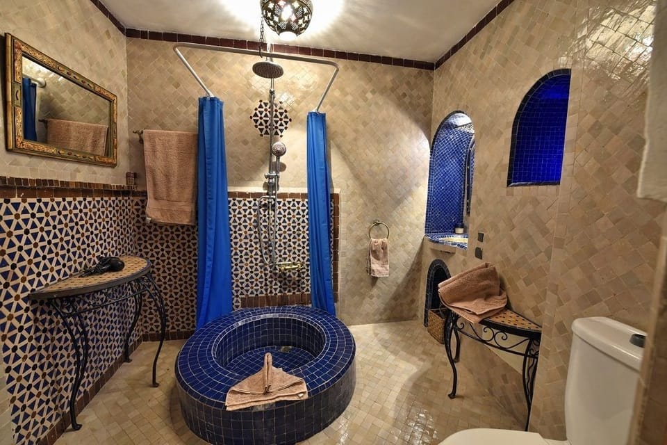 Comfort Double Room, Private Bathroom | Bathroom | Hair dryer, bidet, towels