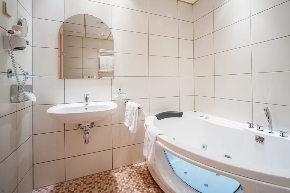 Junior Suite | Jetted tub