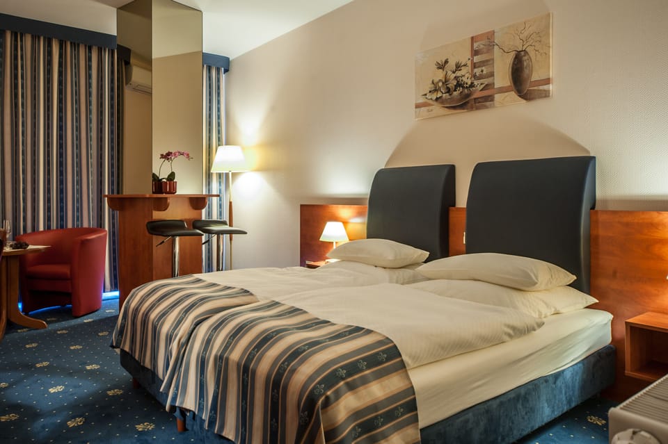 Junior Suite | Premium bedding, in-room safe, individually decorated
