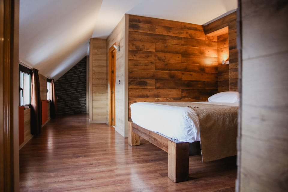 Quadruple Room | Desk, laptop workspace, free WiFi, wheelchair access