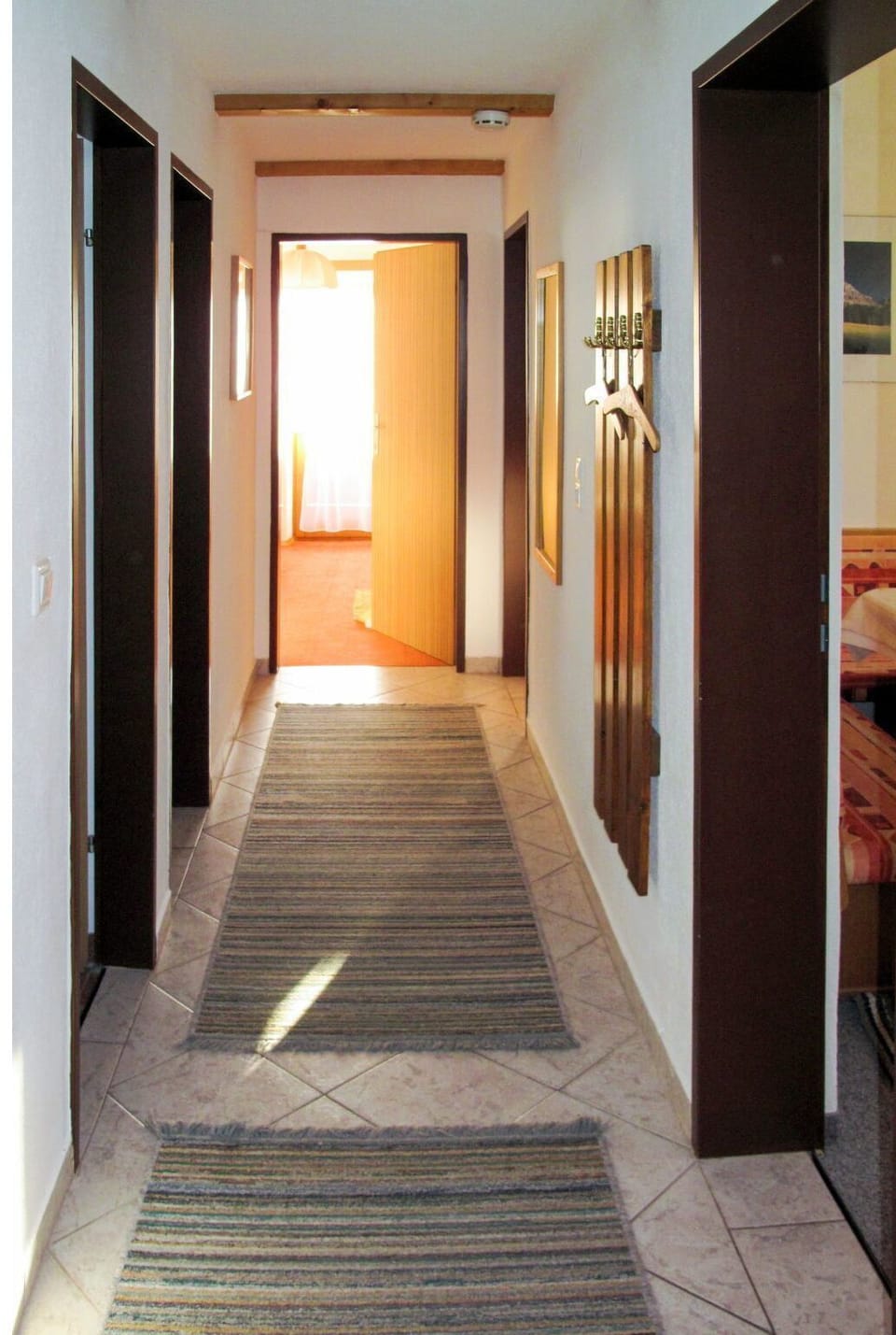 Property, Room, Floor, House, Building, Architecture, Door, Interior Design, Ceiling, Home