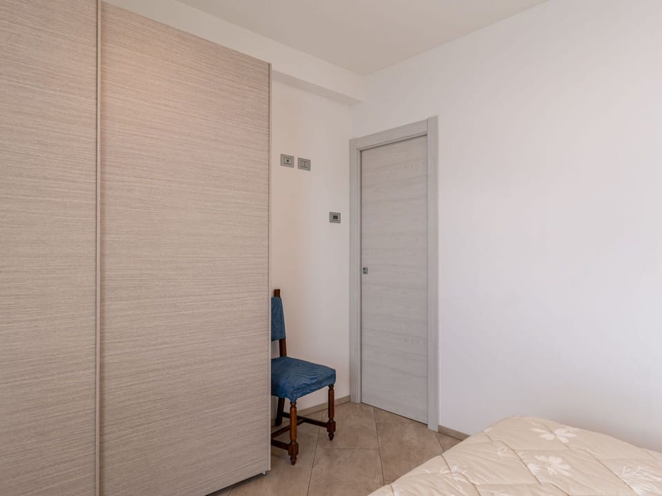 Wood, Interior Design, Floor, Paint, Flooring, Comfort, Wall, Hardwood, Ceiling