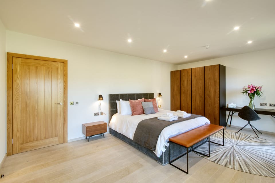An Caisteal Lodge With Cascading Waterfall View Chalet in Scotland
