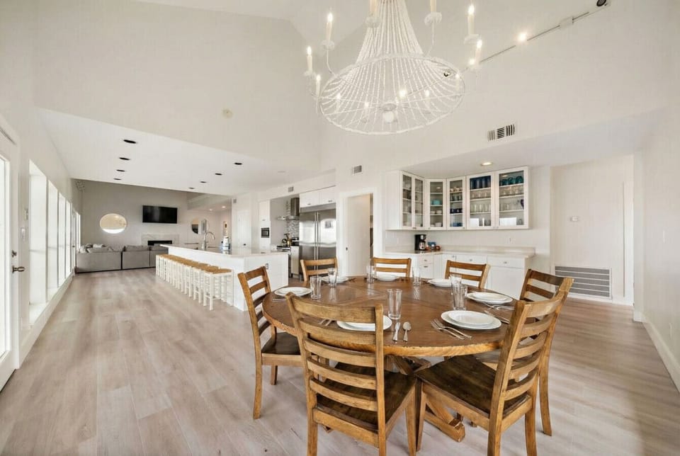 Create lasting memories around the dining table