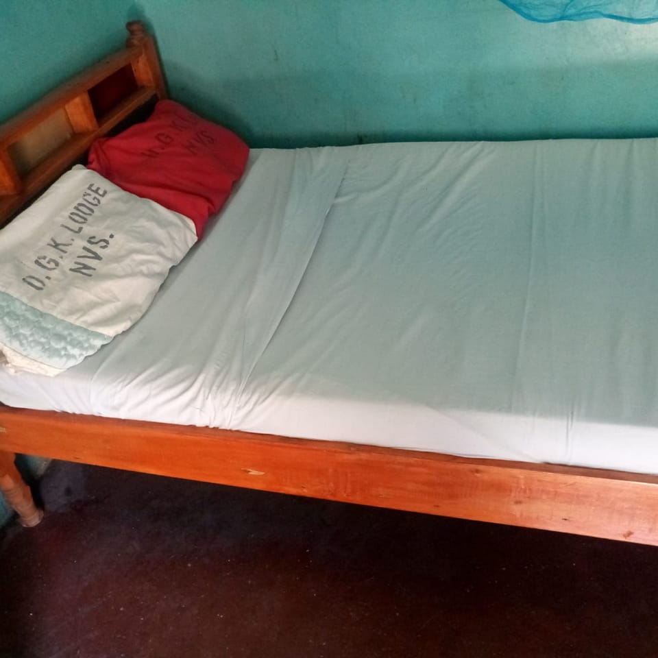 Single Room | Desk, iron/ironing board, free WiFi, bed sheets
