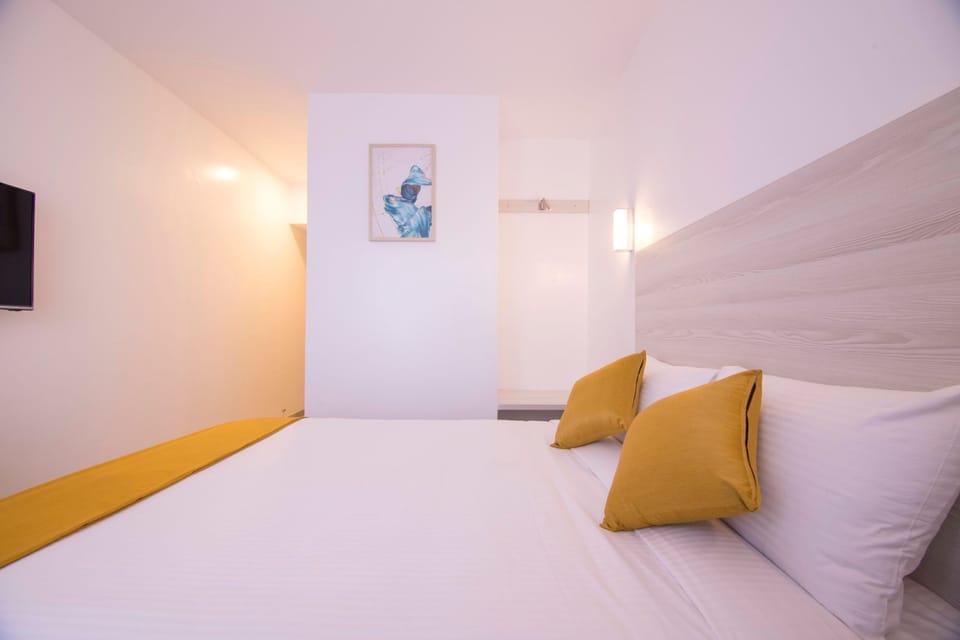 Double Room | Desk, free WiFi, bed sheets