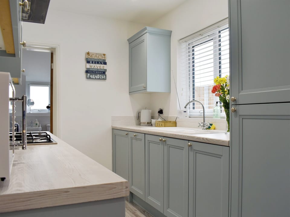 Stylish well equipped kitchen | Sapphire Cottage, Lowestoft