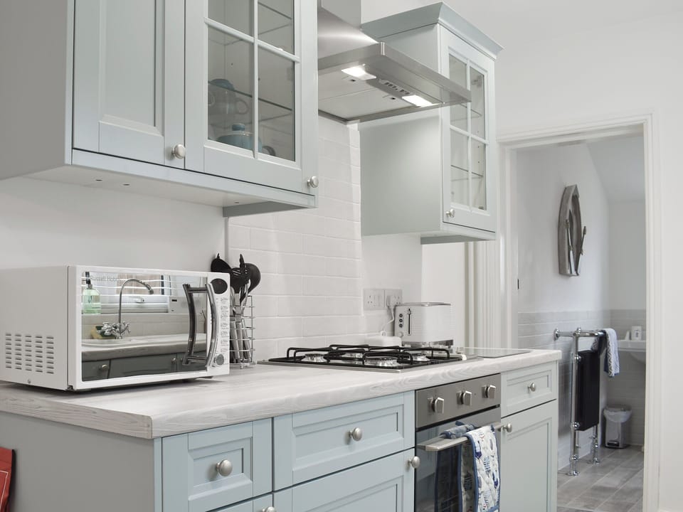 Stylish well equipped kitchen | Sapphire Cottage, Lowestoft