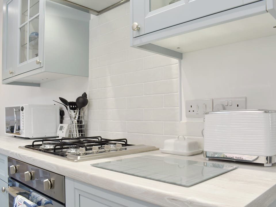 Stylish well equipped kitchen | Sapphire Cottage, Lowestoft