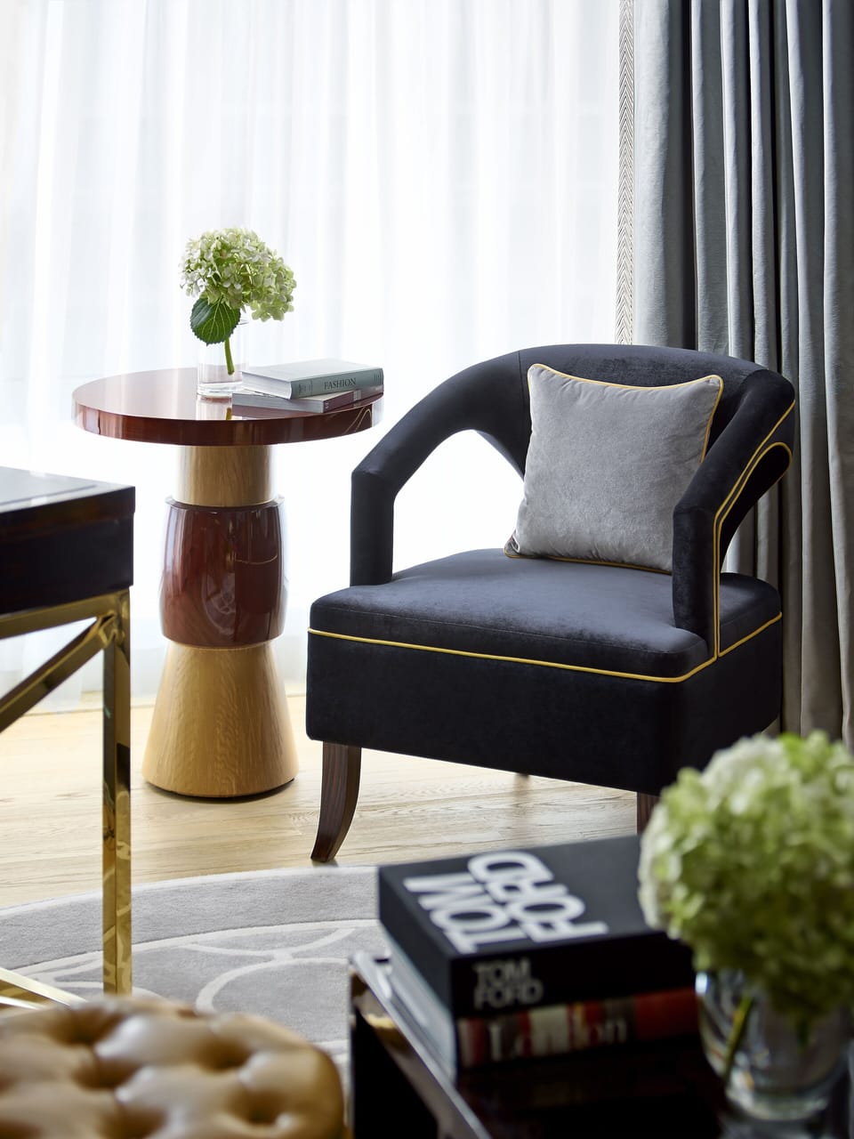 Director Suite | Minibar, in-room safe, desk, laptop workspace