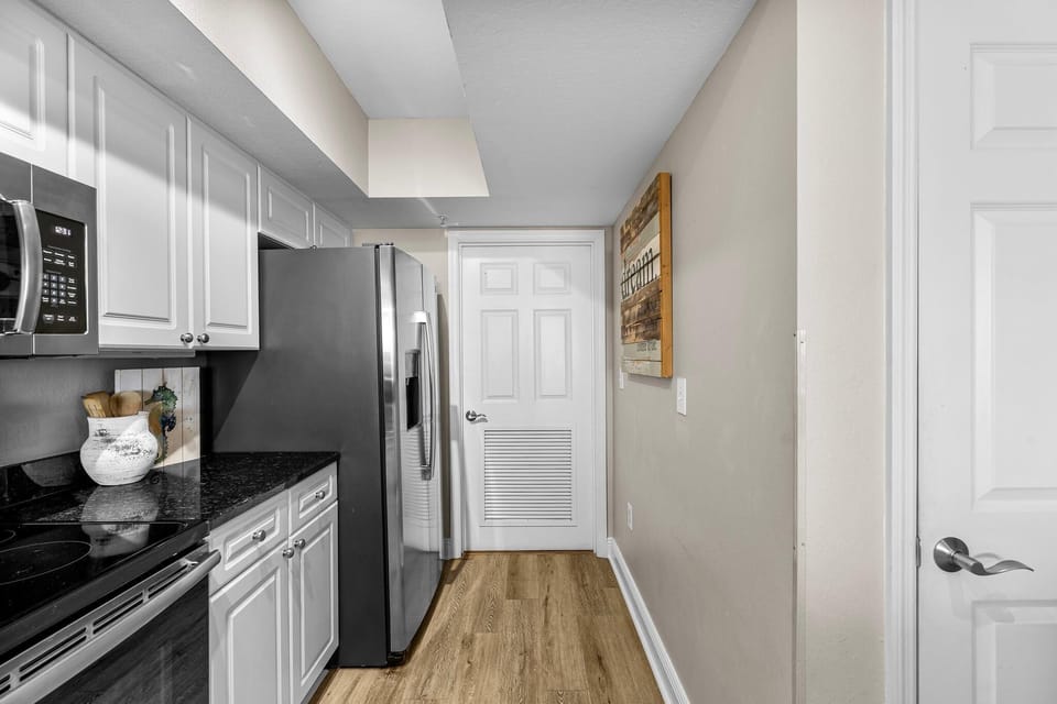 Kitchen/Entry to Laundry
