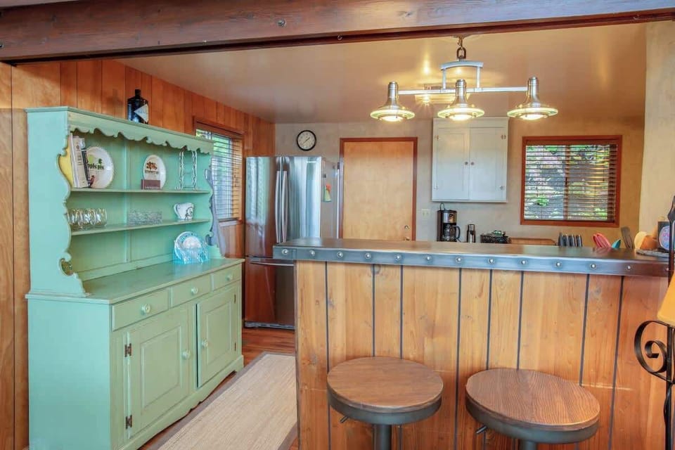 Barstool seating for 2 at the breakfast bar
