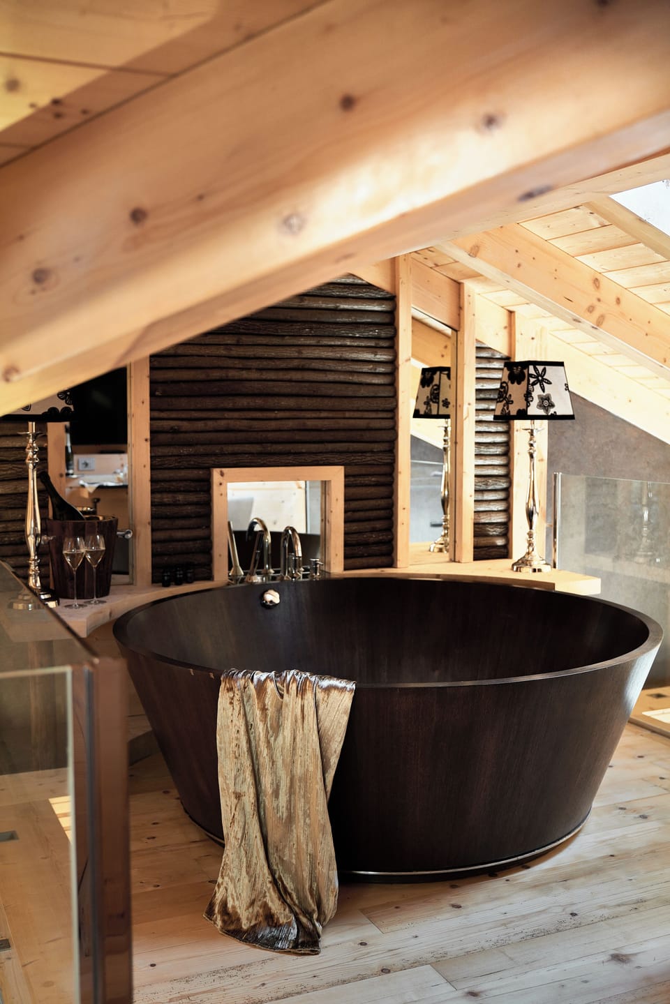 Romantic Suite, Bathtub, Mountain View | Premium bedding, down comforters, Select Comfort beds, in-room safe