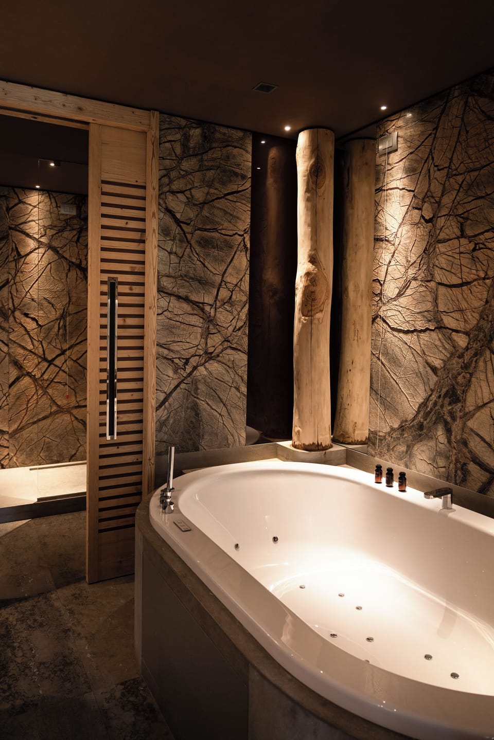 Suite open space with Dolomites view, whirlpool bath and sofa bed | Bathroom | Free toiletries, hair dryer, bathrobes, slippers