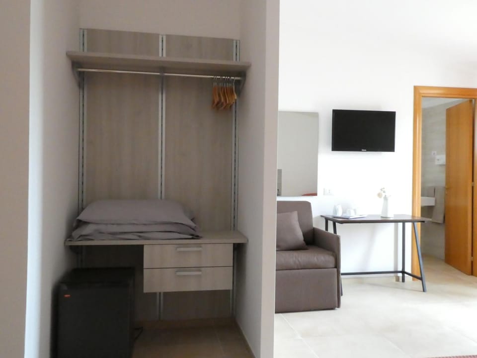 Standard Double Room, Balcony, Garden View | Bed sheets