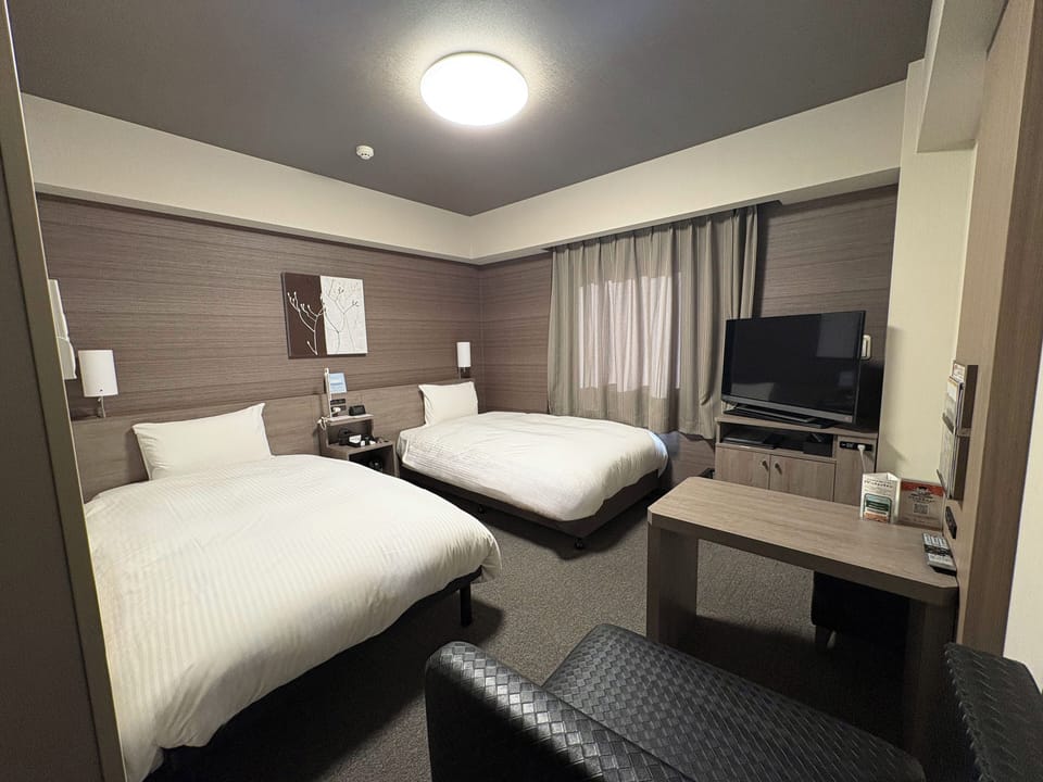 Desk, free WiFi, bed sheets