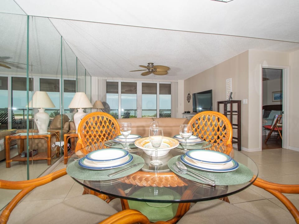 Dining Room with seating for 4