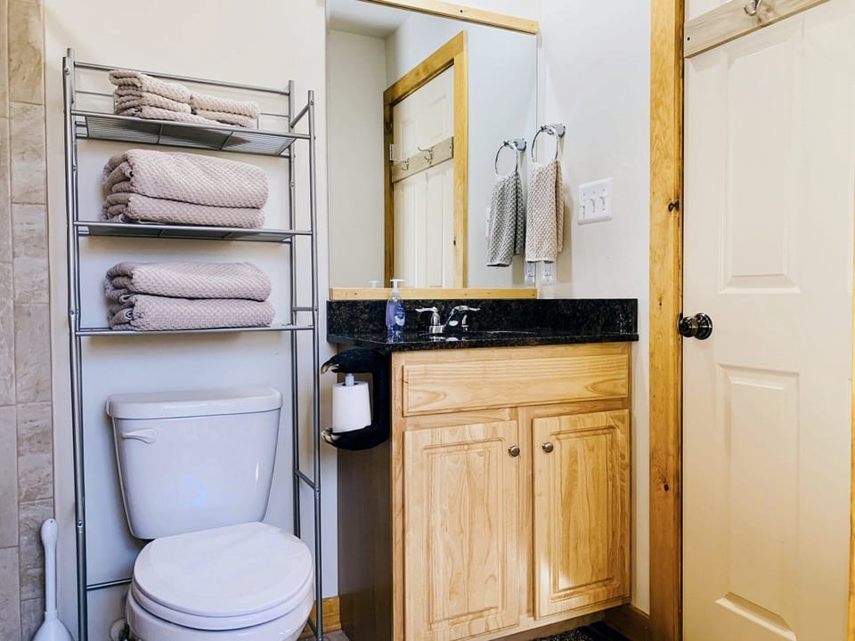 Towels and linens provided!