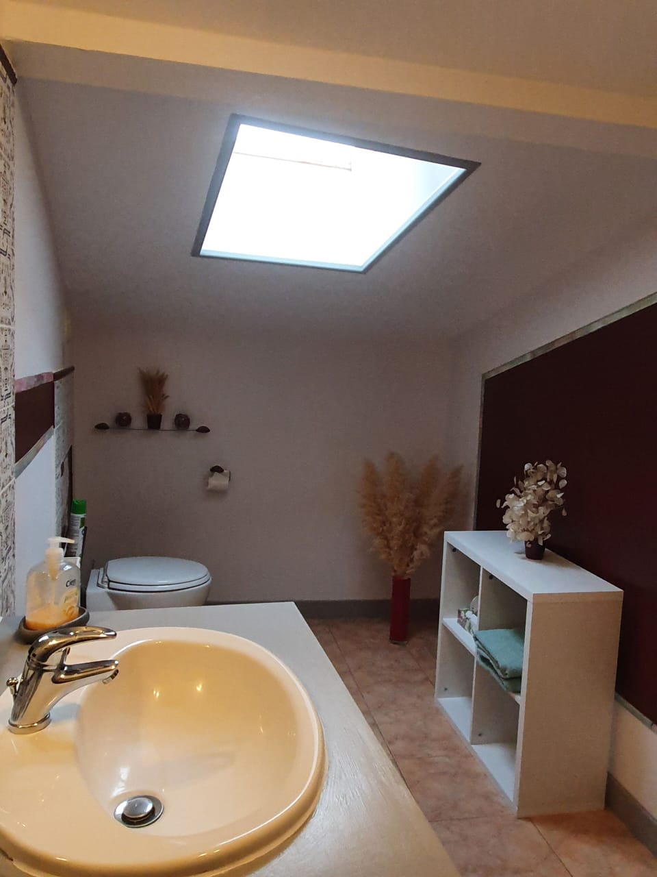 Double Room (Violette) | Bathroom | Shower, hair dryer, towels, soap