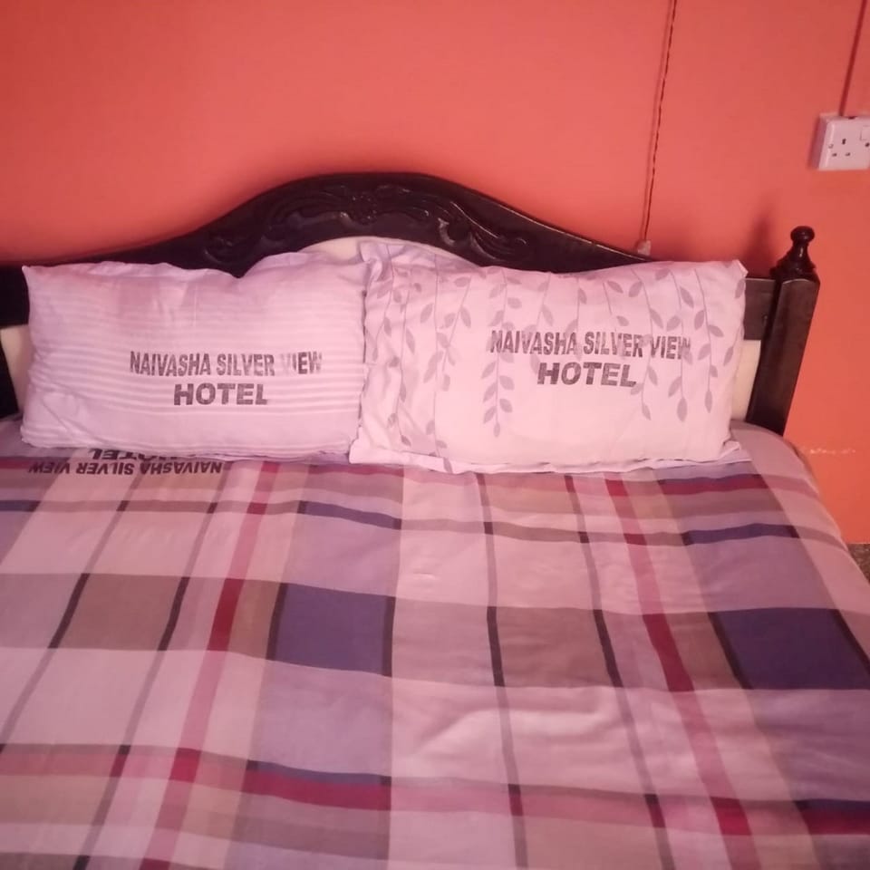 Double Room | Desk, bed sheets