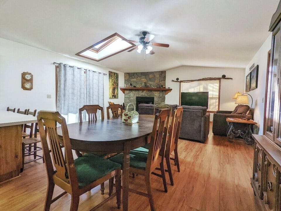 Main Level Dining Area