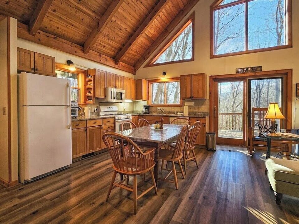 entrance into kitchen