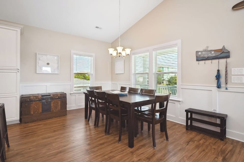 Dining Area - Southeast