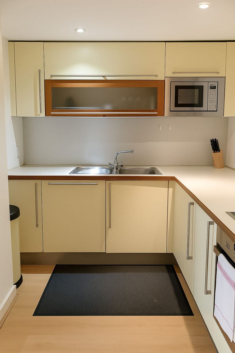 Apartment, 1 Bedroom, Balcony | Private kitchen | Full-size fridge, microwave, oven, stovetop