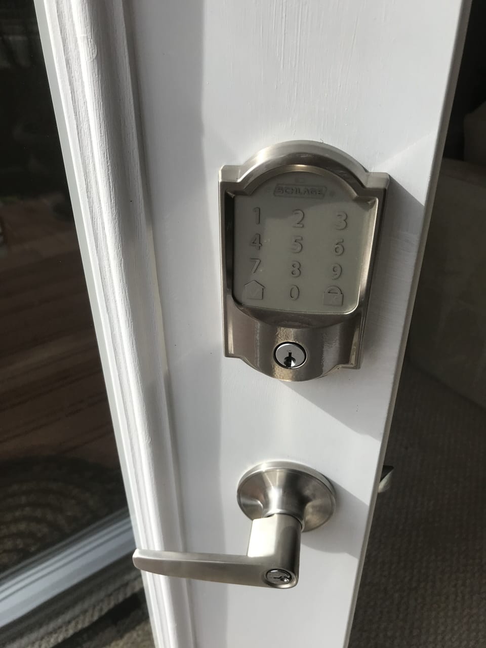 Smart-lock for self check-in
