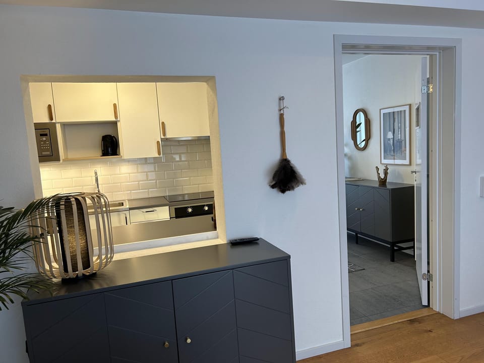 The Farms Suit | Pillowtop beds, blackout drapes, WiFi (free), individually decorated