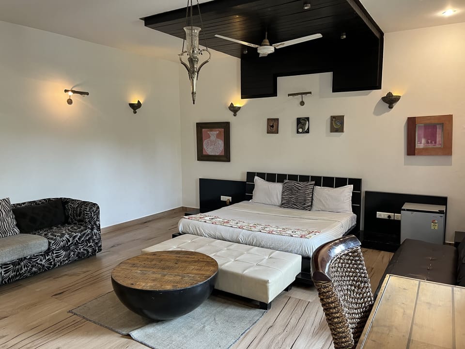 Presidential Room, Balcony | Desk, laptop workspace, free WiFi, bed sheets