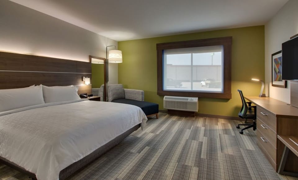 In-room safe, desk, laptop workspace, blackout drapes
