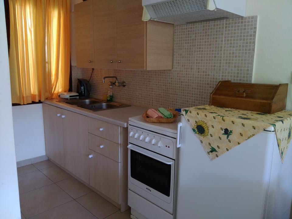 Villa, 2 Bedrooms, Smoking, Balcony | Interior