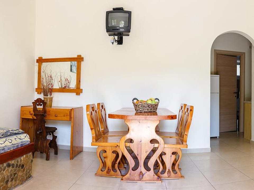 Villa, 2 Bedrooms, Smoking, Balcony | Living area
