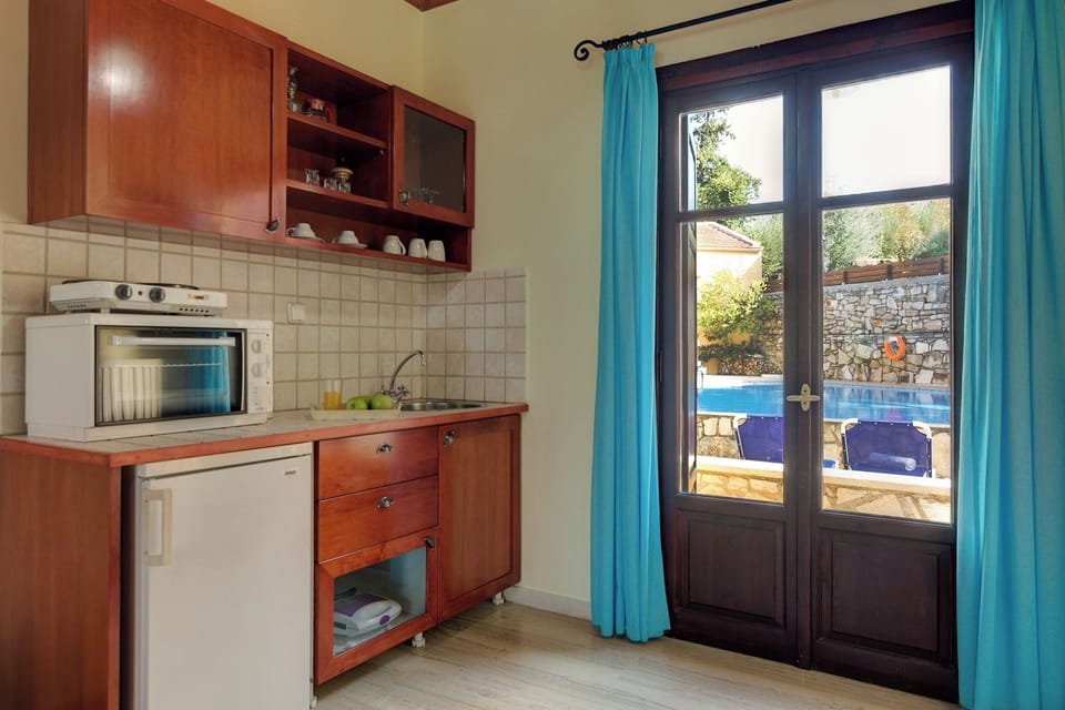 Condo, 1 Bedroom, Smoking, Balcony | Interior