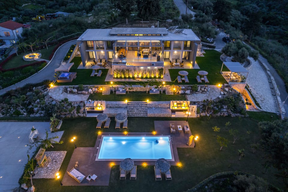 Villa, Multiple Bedrooms, Accessible, Smoking | Front of property