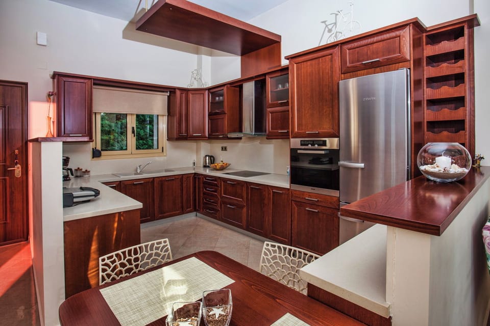 Villa, 5 Bedrooms, Smoking, Private Pool | Private kitchen | Dining table