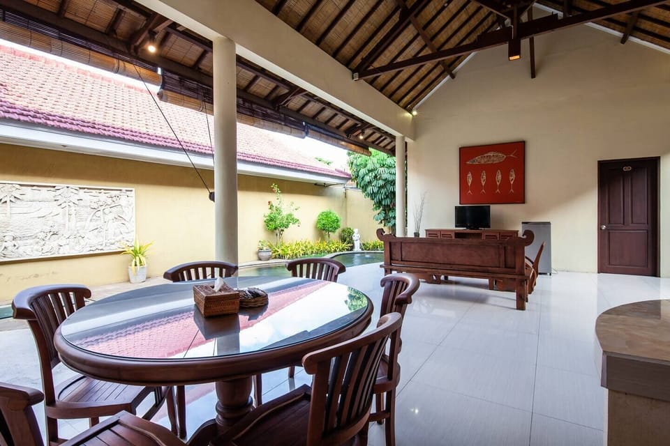 Villa, 3 Bedrooms | In-room dining